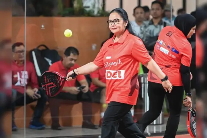 Wali Kota Semarang, Agustina Wilujeng, bersama insan pers menggelar pertandingan persahabatan bertajuk 