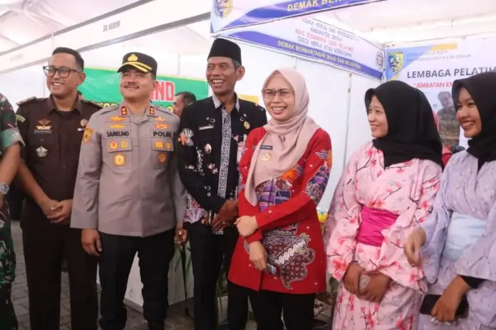 Festival Promosi Produk Lokal UMKM Demak Expo 2026 di Halaman Sport Center Demak, Kamis (6/8/2026). (Foto : Dokumen)