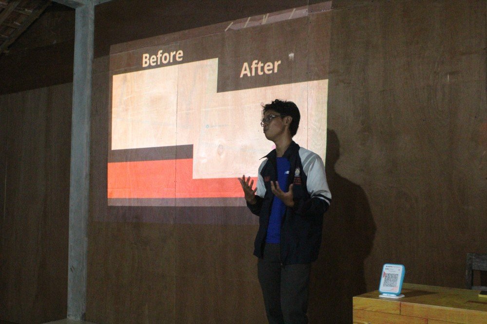 KKN UNDIP Mahasiswa KKN Tim II Universitas Diponegoro (Undip) memaparkan tahapan pendaftaran dan optimalisasi profil bisnis UMKM di Google Maps kepada pelaku UMKM Desa Jerukan. (Foto: Dok KKN)