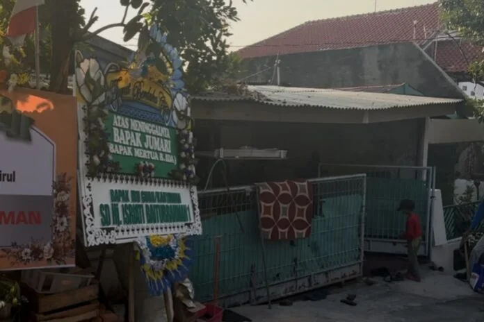 Yeni Nuraini (44), Anak ketiga dari seorang pria berusia 73 tahun yang meninggal pada saat mengaji Al Quran, Ngaliyan, Kota Semarang. (Foto: Kamal)