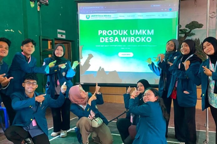 Mahasiswa Kuliah Kerja Nyata (KKN) Tim II Universitas Diponegoro (UNDIP) melaksanakan program kerja multidisiplin berupa pendampingan digitalisasi UMKM melalui pembuatan website UMKM di Desa Wiroko