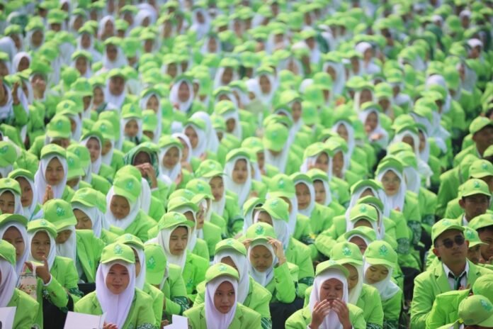 Pembukaan Pengenalan Budaya Akademik dan Kemahasiswaan (PBAK) 2026 Universitas Islam Negeri (UIN) Walisongo Semarang berlangsung khidmat dan penuh semangat (18/8/2026). (Foto : Dok UIN Walisongo)