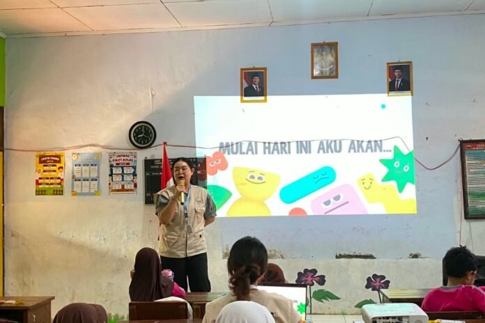Mahasiswa Kuliah Kerja Nyata (KKN) Reguler Tim II Universitas Diponegoro 2026 Desa Pasekaran melaksanakan Program Multidisiplin 1 di SDN 01 Pasekaran, Desa Pasekaran, Kabupaten Batang.