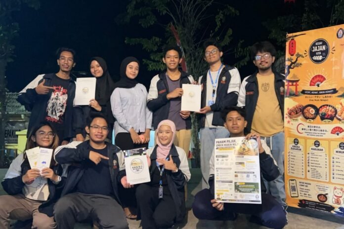 Adapun, di Desa Repaking, Kecamatan Wonosamudro, Kabupaten Boyolali, mahasiswa KKN Tim II Universitas Diponegoro (Undip) turut membantu Kedai Jajan Kita memperkuat identitas usahanya. (Foto : Dok KKN)