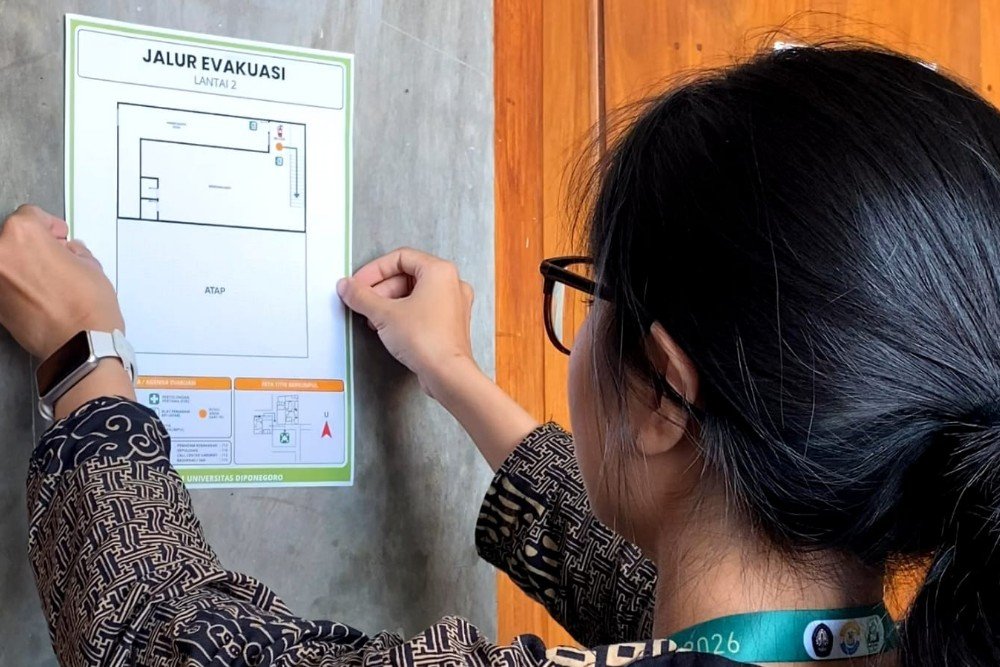 KKN UNDIP Kelompok Mahasiswa Kuliah Kerja Nyata (KKN) Tematik 121 dari Universitas Diponegoro sukses menyelenggarakan program kerja Sosialisasi dan Asesmen Keamanan Bangunan yang bertempat di Jawa Tengah dengan kecamatan berbeda
