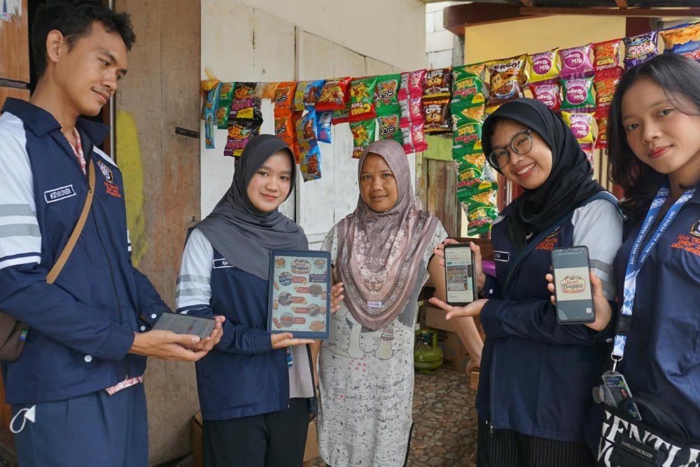 KKN UNDIP mahasiswa KKN Tematik (KKN-T) Tim 91 Universitas Diponegoro (UNDIP) menggelar program pendampingan "Digital Branding dan Marketing" bagi 11 pelaku Usaha Mikro, Kecil, dan Menengah (UMKM) di Desa Mendelem, Kecamatan Belik, Kabupaten Pemalang.