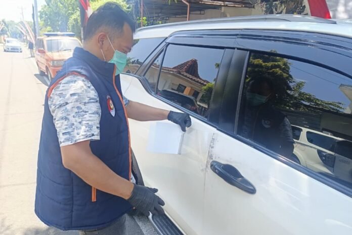 Tim Inafis Polres Karanganyar saat melakukan olah tempat kejadian perkara. (Foto : Ist)