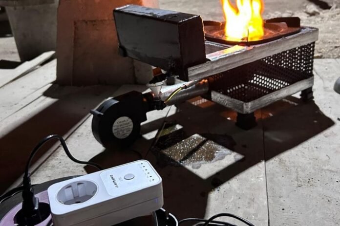 Mahasiswa KKN Tim II Universitas Dipoengoro (UNDIP) Desa Jerukan, Kecamatan Juwangi, Kabupaten Boyolali menyelenggarakan sosialisasi pemanfaatan limbah rumah tangga minyak jelantah menjadi bahan bakar kompor. (Foto : Dok KKN)