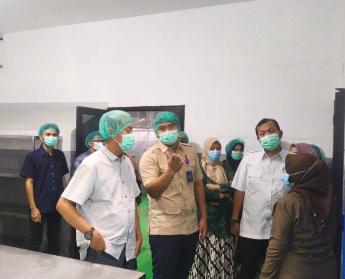 Komisi D melakukan inspeksi ke SPPG Pundungan Desa Jati Kecamatan Jaten. (Foto:Iwan)