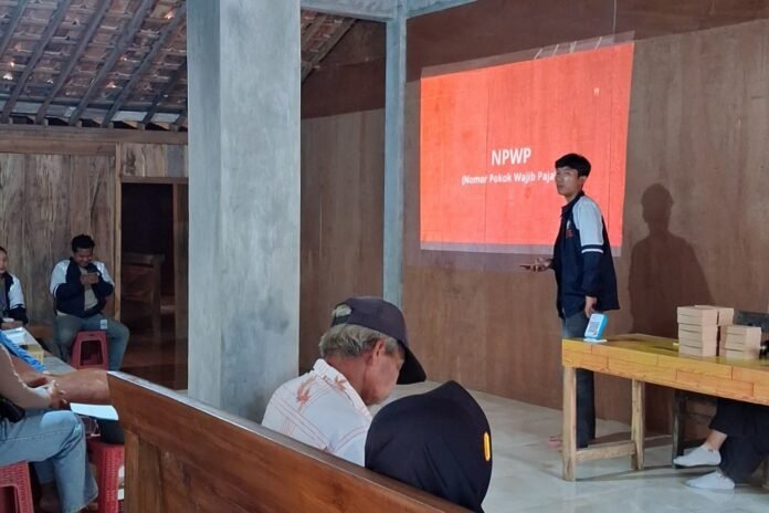 si foto bersama antara mahasiswa KKN Tim II Universitas Diponegoro (Undip) Desa Jerukan, Kecamatan Juwangi, Kabupaten Boyolali usai pelaksanaan kegiatan