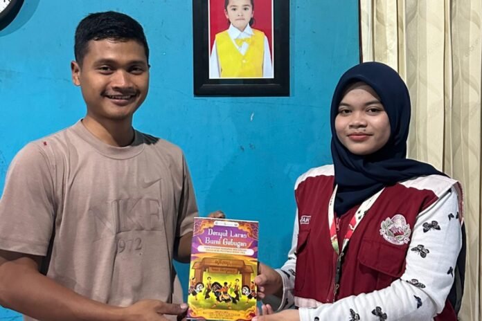 Mahasiswa Kuliah Kerja Nyata Tematik (KKN-T) Universitas Diponegoro menggelar program penyusunan buku profil kesenian dan pengarsipan digital pada Kamis (13/8/2026) di Desa Gebugan