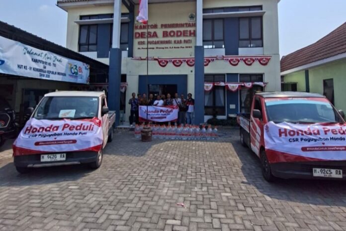 Honda Peduli” dengan menyalurkan bantuan air bersih di sejumlah wilayah area Karesidenan Pati. Kegiatan ini merupakan bentuk sinergi jaringan dealer motor Honda di wilayah Blora, wilayah Pati, dan wilayah Rembang