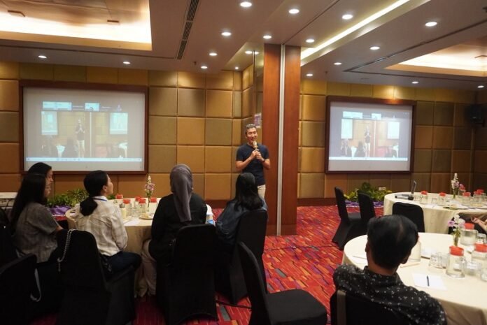 Mahasiswa Magister Managemen SCU saat mengikuti pelatihan soft skill di Hotel Quest Simpanglima, Semarang,
