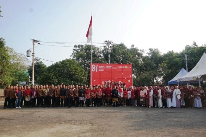 PT PLN (Persero) Unit Pelaksana Pelayanan Pelanggan (UP3) Semarang melaksanakan upacara peringatan kemerdekaan dengan penuh khidmat.