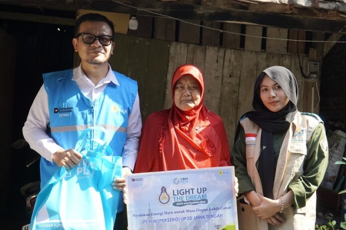 program Light Up The Dream (LUTD), yang membantu masyarakat kurang mampu