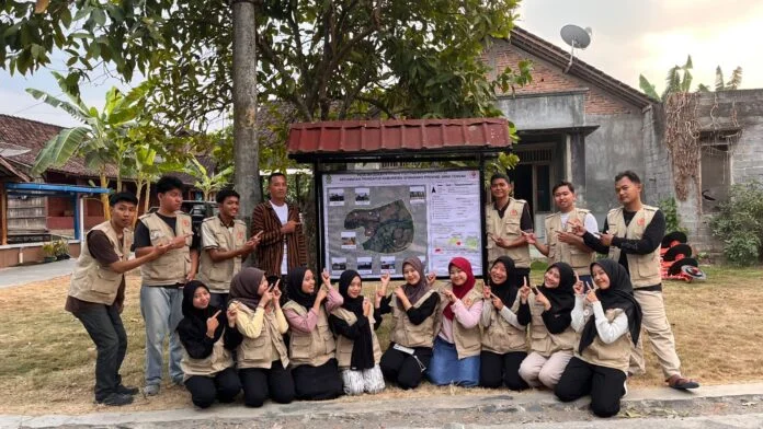 KKN UIN WS buat Peta dusun dawung