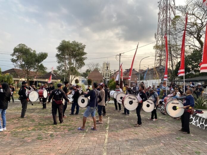 latihan drum band kkn upgris