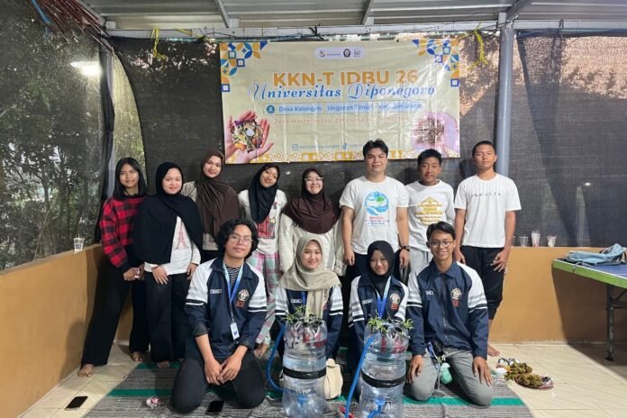 Kuliah Kerja Nyata Tematik (KKN-T) IDBU 26 Universitas Diponegoro melaksanakan program sosialisasi penerapan sistem urban akuakultur di Perumahan Delta Asri RW 15, Desa Kalongan,