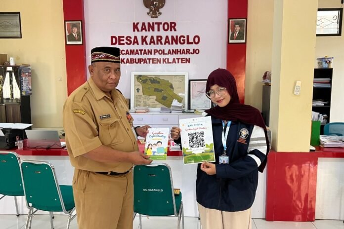 Mahasiswa Kuliah Kerja Nyata (KKN) Reguler Tim II Universitas Diponegoro Desa Karanglo Kecamatan Polanharjo Kabupaten Klaten, berkontribusi dalam program kerja multidisiplin 