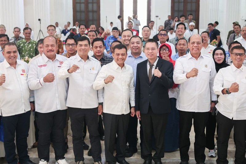 Gubernur Jawa Tengah Ahmad Luthfi ketika pelantikan pengurus PTMSI Jateng Gubernur Jawa Tengah Ahmad Luthfi ketika pelantikan pengurus PTMSI Jateng