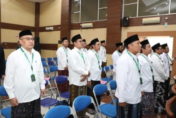 Santri dan pengasuh ponpes ketika proses seleksi penerima beasiswa santri dan ponpes 2026