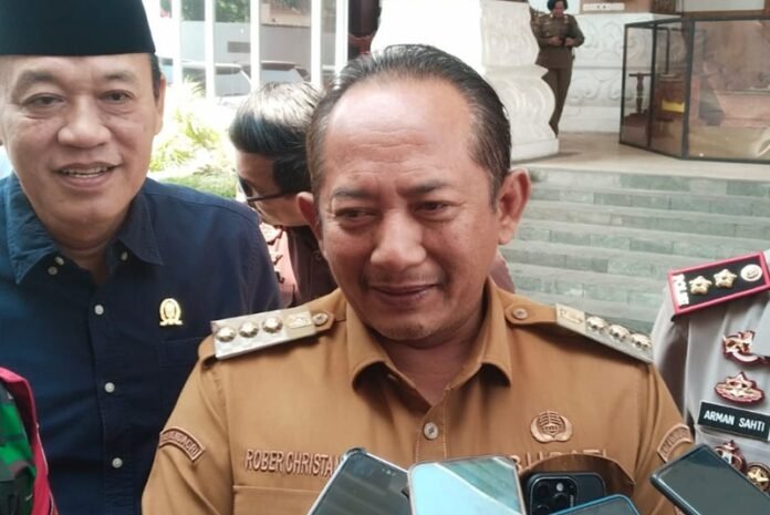 Bupati Karanganyar Rober Christanto