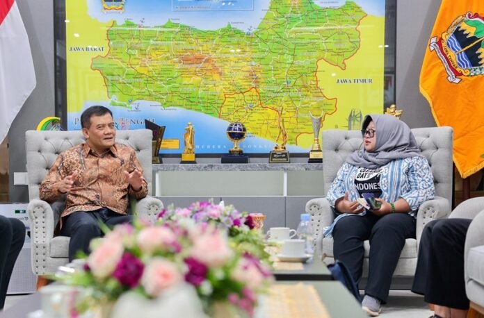 Gubernur Jateng Ahmad Luthfi saat menerima audiensi pengurus WCD Jawa Tengah di kantornya, Selasa (11/8/2026).