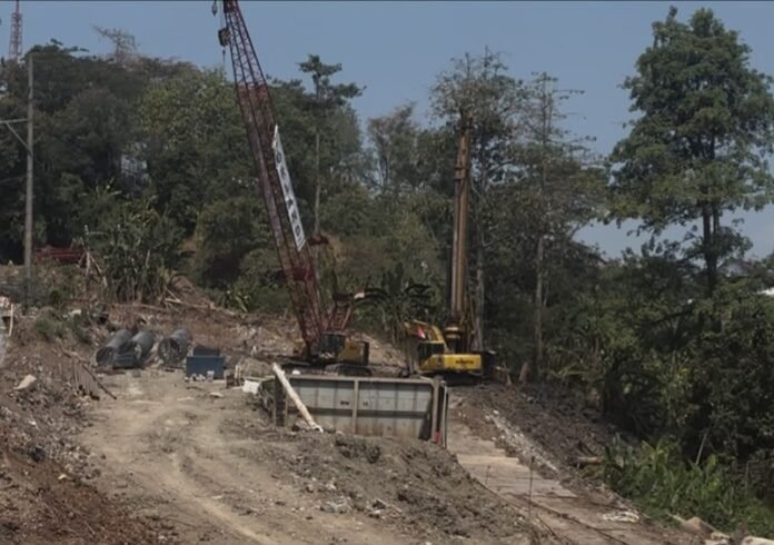 Proyek Pakuwon Mal di area Gombel Lama, Kota Semarang.