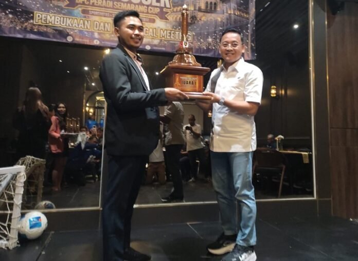 Ketua DPC Peradi Kota Semarang Kairul Anwar usai memberikan sambutan