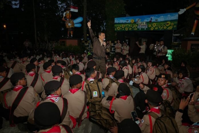 Gubernur Jateng Ahmad Luthfi ketika kunjungi kontingen Jateng di Jamnas XII Cibubur Jakarta