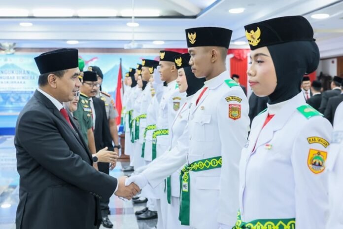 Wakil Gubernur Jateng Taj Yasin Maimoen ketika pengukuhan anggota Paskibraka Jateng 2026 di Gedung Gradhika Bhakti Praja Semarang