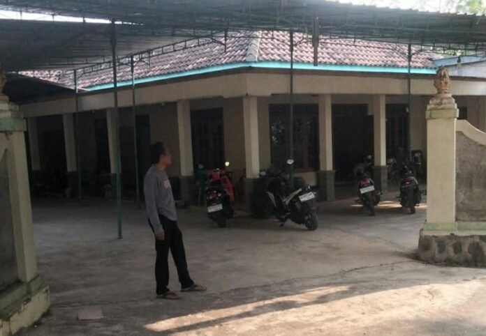 Suasana rumah duka orang tua almarhum Heru Santoso.