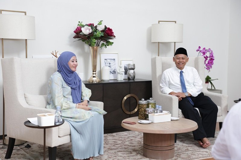 Ketua TP PKK dan TP Posyandu Jateng, Nawal Arafah Yasin, bersama Lembaga Penelitian dan Pengabdian kepada Masyarakat (LP2M) UIN Walisongo Semarang di Rumah Dinas Wakil Gubernur Jateng, Ketua TP PKK dan TP Posyandu Jateng, Nawal Arafah Yasin, bersama Lembaga Penelitian dan Pengabdian kepada Masyarakat (LP2M) UIN Walisongo Semarang di Rumah Dinas Wakil Gubernur Jateng