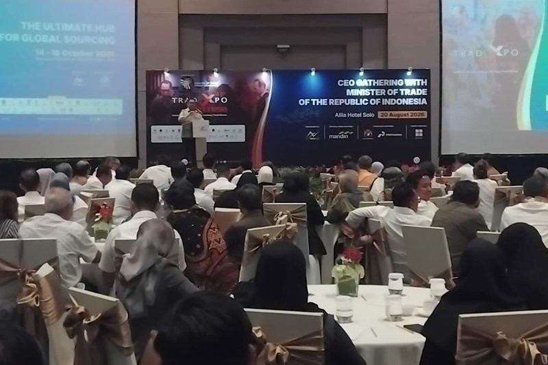 Menteri Perdagangan Budi Santoso saat membuka The Ultimate Hub For Global Sourching di Hotel Alila Solo. Menteri Perdagangan Budi Santoso saat membuka The Ultimate Hub For Global Sourching di Hotel Alila Solo.