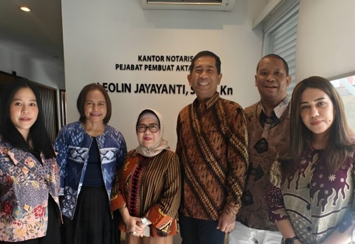 Keterangan foto: Direktur Keuangan Bank Jateng Bambang Ristianto bersama Direksi Samuel Aset Manajemen Sisilia Dhone melakukan penandatanganan Kontrak Investasi Kolektif (KIK) Reksa Dana Samuel Dana Pendapatan Tetap Lentera di Jakarta, Senin (24/8/2026)