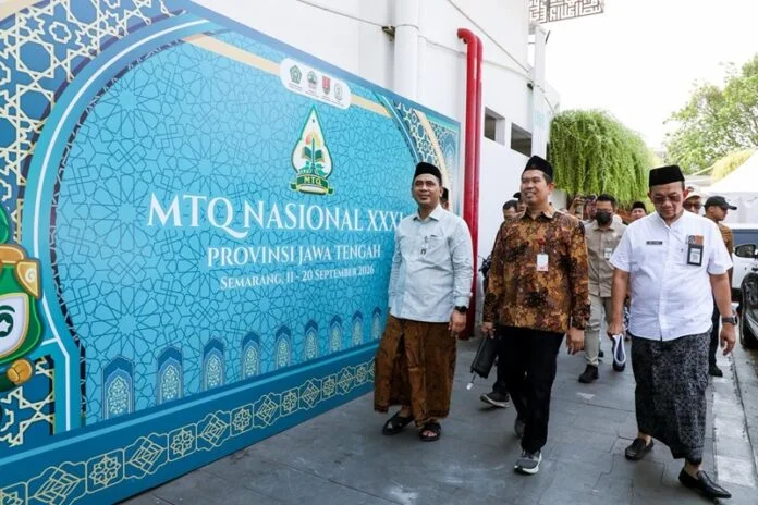 Wakil Gubernur Jawa Tengah, Taj Yasin Maemoen ketika mengecek persiapan MTQ Nasional XXXI