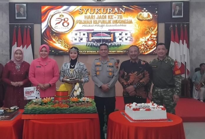 Kapolres Karanganyar AKBP Arman Sahti bersama Bupati Rober Christanto, Dandim 0727 Letkol Kav Dhanang Prasetyo usai tasyakuran HUT ke 78 Polwan.