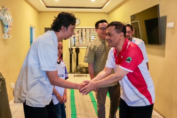 Gubernur Jateng Ahmad Luthfi ketika datangi rumah duka Mozza di Desa Gebugan Bergas Kab Semarang